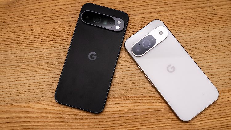 Links das Pixel 9 Pro XL, rechts das Pixel 9.