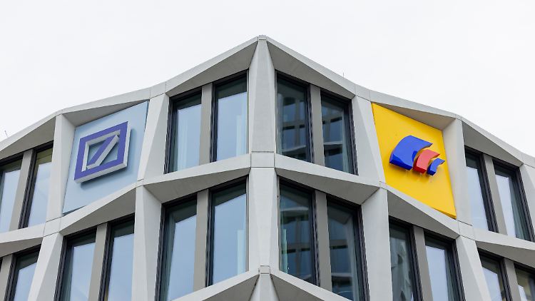 Als die Deutsche Bank im Jahr 2008 ein Aktienpaket von der Deutschen Post erwarb, zahlte sie gut 57 Euro pro Aktie. So viel fordern jetzt auch noch einige Kläger, die nicht unter den nun geschlossenen Vergleich fallen.