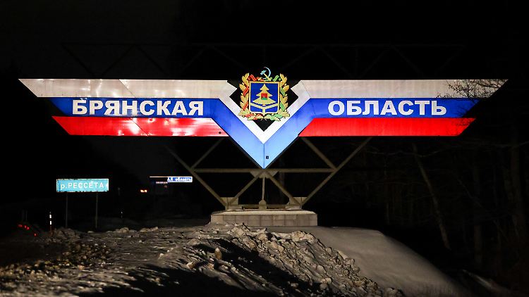 Die russische Region Brjansk grenzt an Kursk, wo die ukrainische Armee vor zwei Wochen eine Offensive gestartet hat. 