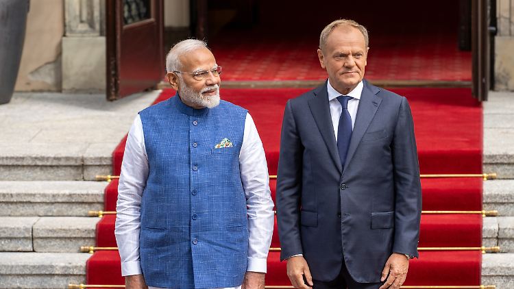 Modi legte auf seiner Reise in die Ukraine einen Zwischenstopp in Warschau ein und sprach mit Regierungschef Tusk. 