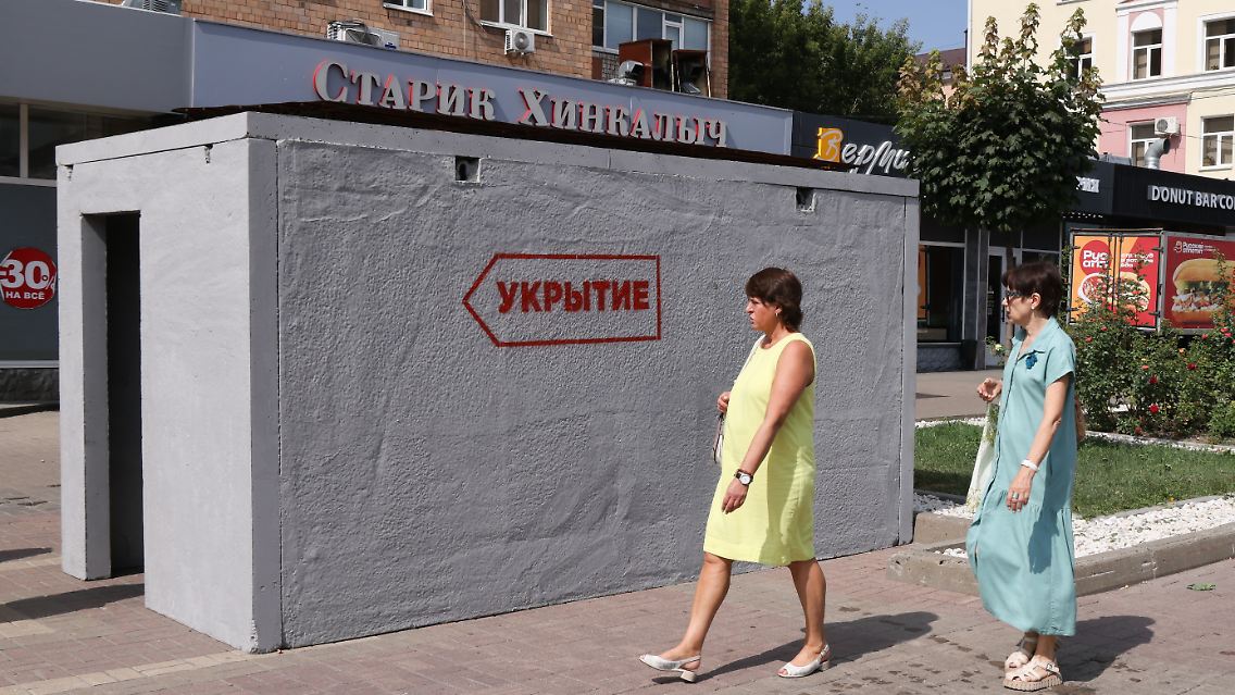 Das Foto zeigt laut der russischen staatlichen Nachrichtenagentur eine der Konstruktionen in der Stadt Kursk.