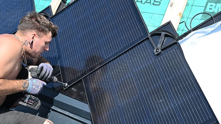 Auf Photovoltaik entfällt bei der Erzeugung erneuerbarer Energie in Deutschland ein Anteil von 43 Prozent. 