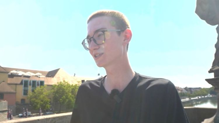 Kevin Lick Gefangenschaft.jpg