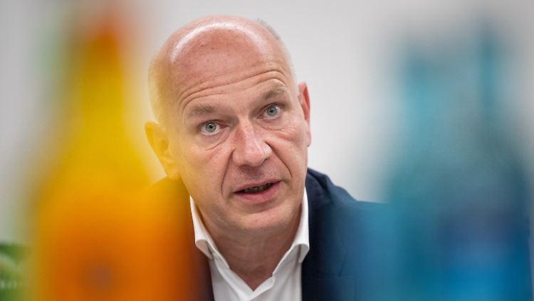 Wer ein Messer mit sich führe, sei bereit, es auch anzuwenden, sagt Wegner.