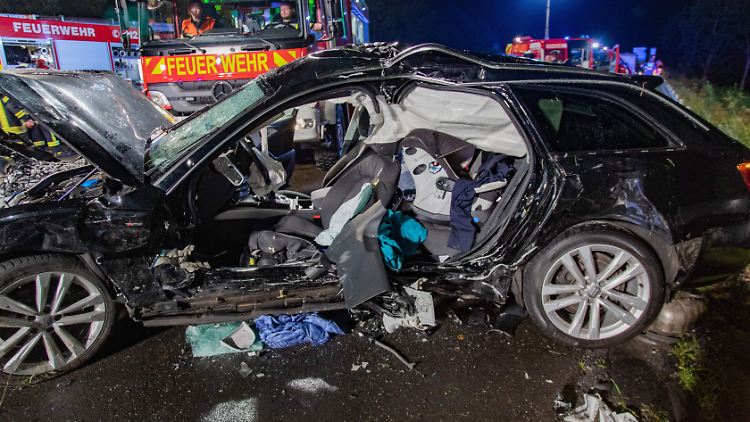 Der Streckenabschnitt wurde in der Nacht für etwa vier Stunden komplett gesperrt.