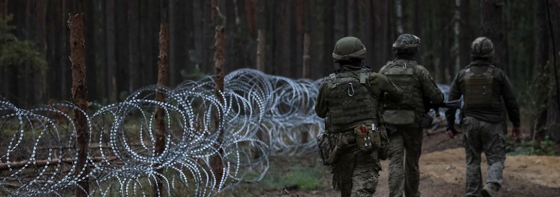 2023-09-21T104825Z_2122353317_RC2AC3AJYCM0_RTRMADP_3_UKRAINE-CRISIS-BELARUS-BORDER.JPG