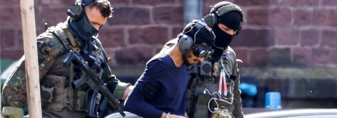 2024-08-25T144928Z_1576471769_RC22N9A2AJF8_RTRMADP_3_GERMANY-SECURITY.JPG