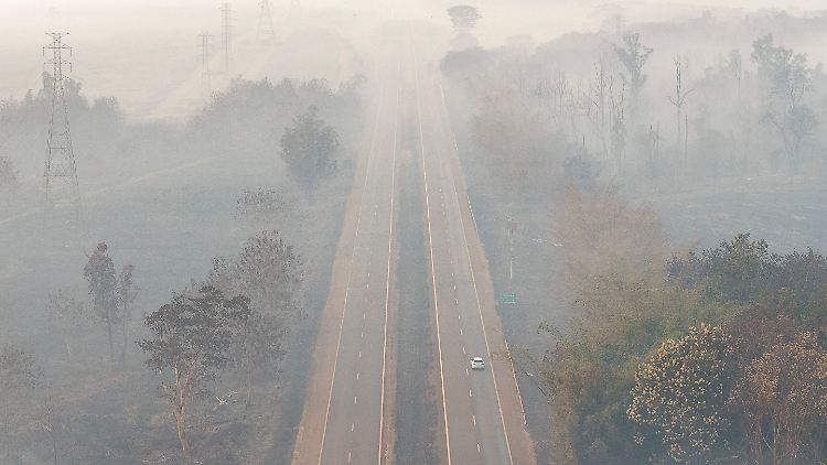 Dichter Rauch hüllt die Region Ribeirão Preto ein. 