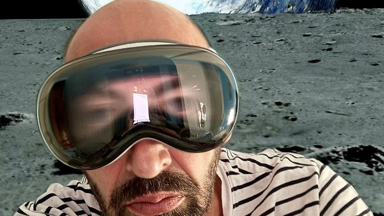 Mit der Apple Vision Pro ist ein virtueller Ausflug auf den Mond ein Vergnügen.