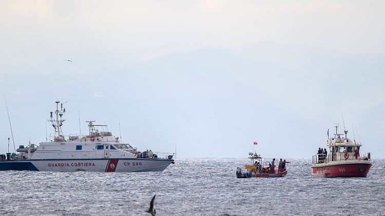 Sieben Menschen starben, als die Superjacht "Bayesian" im Mittelmeer versank.