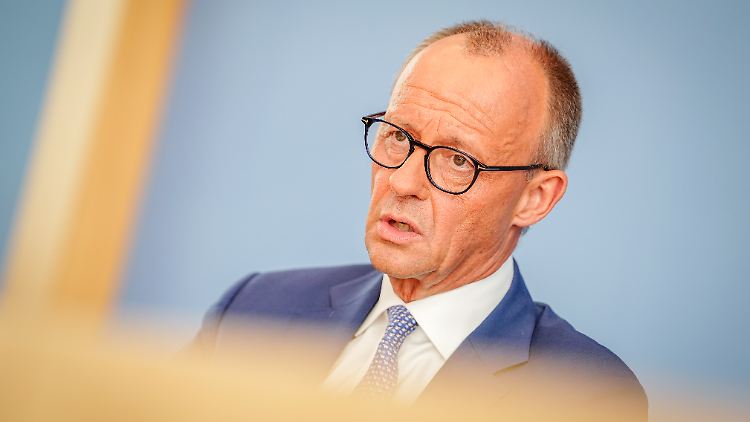 CDU-Chef Merz fordert die SPD zum Koalitionsbruch auf.