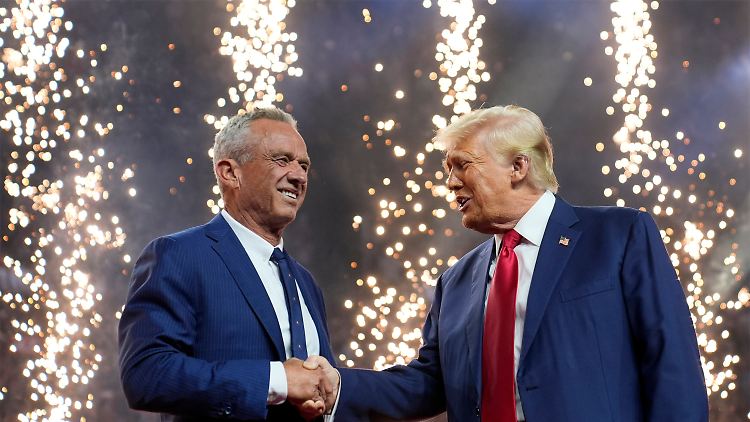 Trump bereitete Kennedy bereits einen großen Auftritt bei einer Wahlkampfveranstaltung in Glendale.