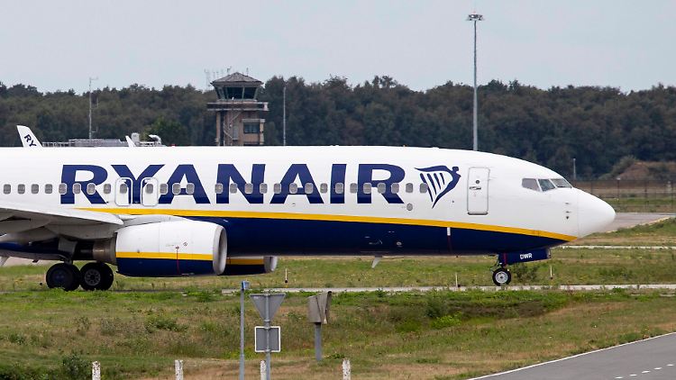 Ein Ryanair-Flieger in Ibiza. Unter anderem auf Flügen zu der Insel soll es immer wieder Vorfälle geben.