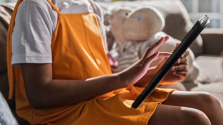 Junge Menschen sollen ein Recht auf sichere und unbeschwerte Teilhabe an der digitalen Welt haben.