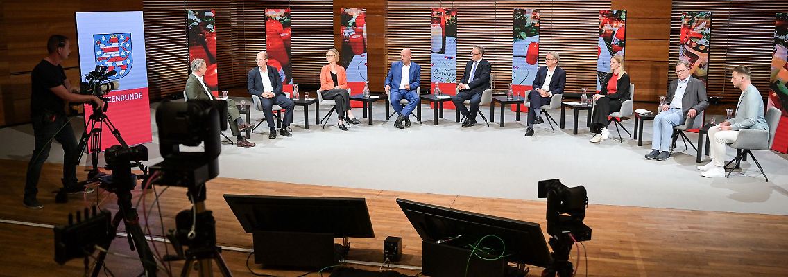 In einer TV-Runde trafen fast alle Thüringer Spitzenkandidaten der aussichtsreichen Parteien aufeinander. Björn Höcke von der AfD fehlte aus gesundheitlichen Gründen.