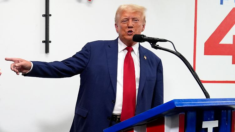 Gibt sich als Blow-Job-Connaisseur: Donald Trump beim Wahlkampf in Michigan.