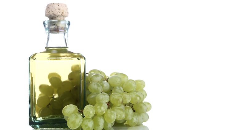 Weißer Balsamico schmeckt fruchtig und weniger sauer als reiner Weißweinessig.