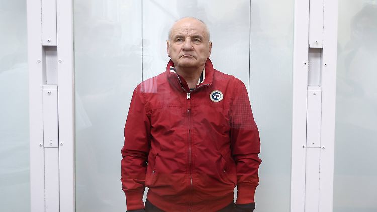General Popow in Moskau vor Gericht. 