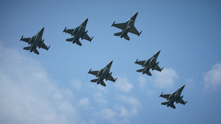 Viele westliche Staaten, wie Polen, haben die F-16-Kampfjets in ihren Beständen. 