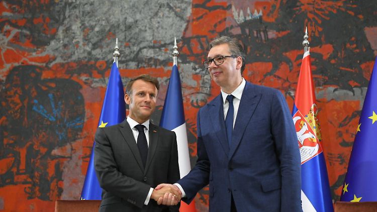 Frankreichs Präsident Macron zu Besuch bei seinem Belgrader Amtskollegen Vucic. 