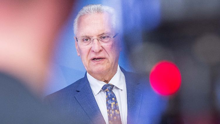 "Ich hoffe, dass es sich hierbei nicht um ein reines Strohfeuer der Bundesregierung handelt", sagte Bayerns Innenminister Joachim Hermann.