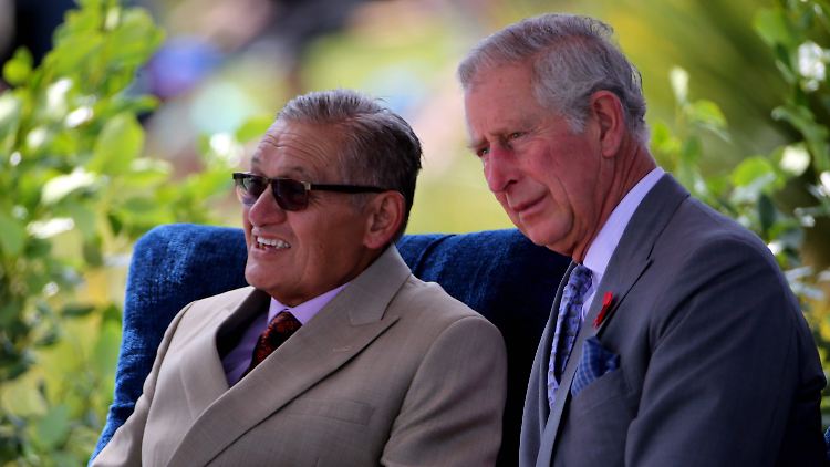 Maori-König Tuheitia (l.) und der damalige Prinz Charles bei dessen Besuch in Neuseeland im November 2015. 