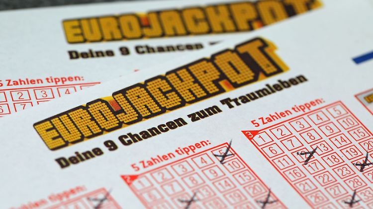 In der Geschichte des Eurojackpot gab es bereits zwei deutsche Lottospieler, die sich die 120 Millionen Euro gesichert haben. 