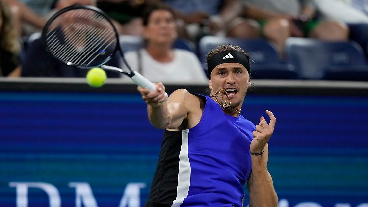 Alexander Zverev hat vor allem in den ersten beiden Durchgängen reichlich Mühe.