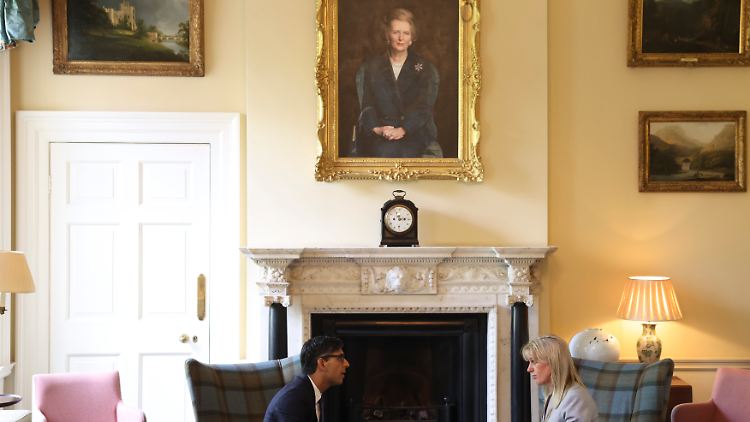 Unter Premier Sunak hing das Bild noch in der Downing Street. 