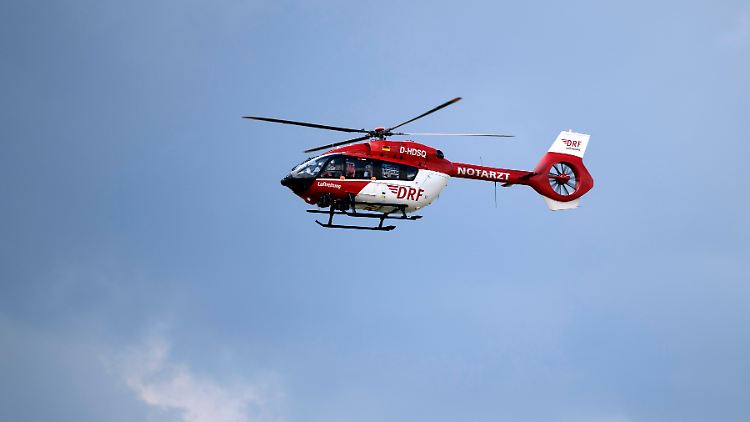 Ein Rettungshubschrauber flog die Schwerverletzten ins Krankenhaus. Hier ein Symbolfoto.