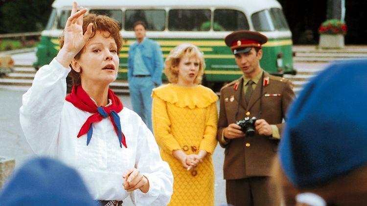 In "Good Bye, Lenin" als linientreue Mutti.