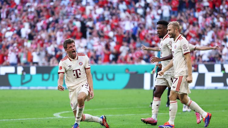 Thomas Müller trifft zum 2:0.