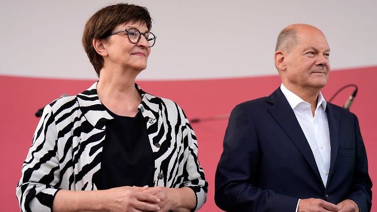 Olaf Scholz sei "ein starker Bundeskanzler", sagt Parteichefin Esken auch nach den Wahlen in Thüringen und Sachsen.