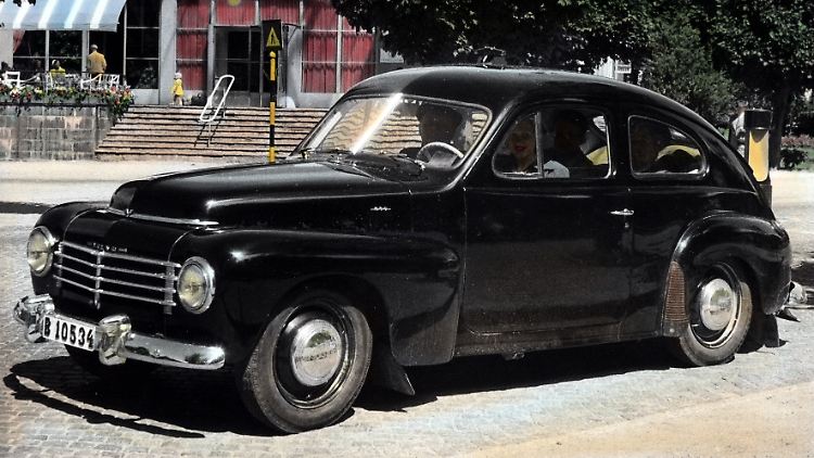 Materialmangel führte dazu, dass der Volvo PV444 erst ab 1947 in großen Stückzahlen produziert wurde.