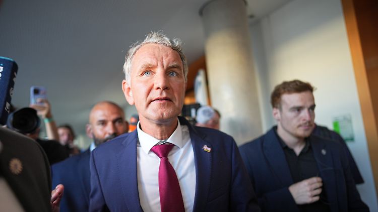 Wurde bereits wegen verbotenen NS-Parolen verurteilt: Der thüringische AfD-Chef Björn Höcke. 