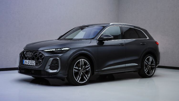 An den modernen schmalen Scheinwerfern erkennt man den sonst bloß evolutionär weiterentwickelten Audi Q5 recht gut.