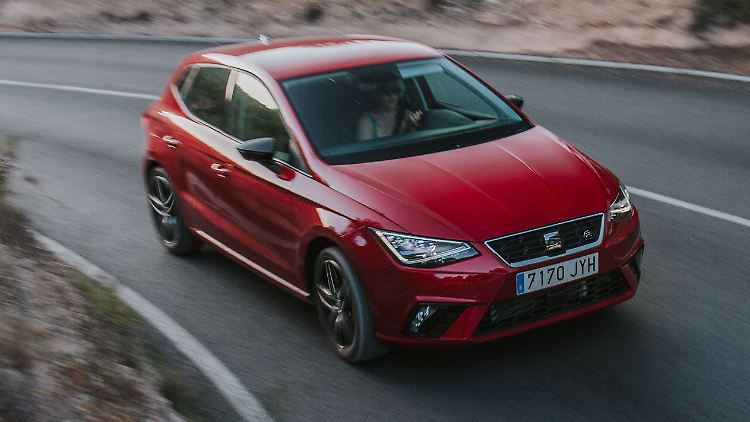 Der Seat Ibiza teilt sich Technik mit dem VW Polo.