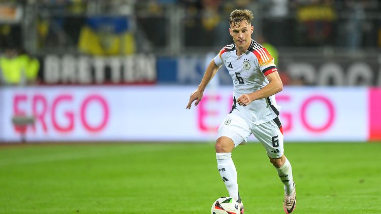 Von nun an führt Joshua Kimmich die DFB-Elf mit der Binde aufs Feld.