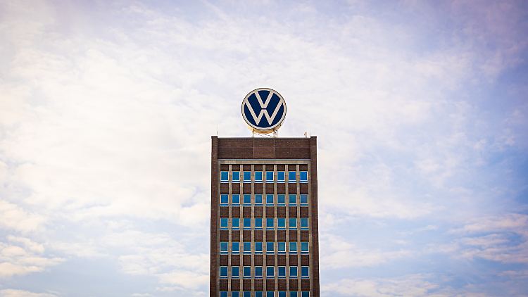 Führt Volkswagen wirklich die heilige Kuh Beschäftigungssicherung zur Schlachtbank?