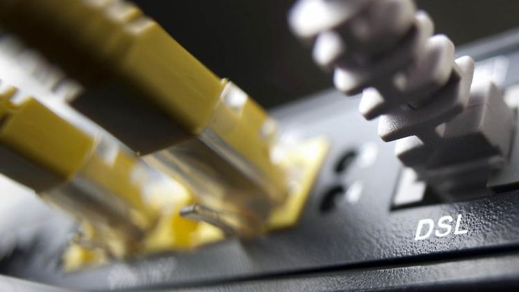 Mit IPv6 wird der Adressraum im Internet von bislang 4,3 Milliarden eindeutigen IP-Adressen auf 340 Sextillionen Adressen erweitert.