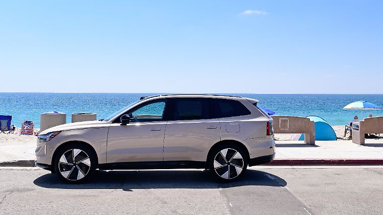 Mit 5,04 Metern gehört der neue Volvo EX90 zu den ausladenden Offerten auf dem Markt.