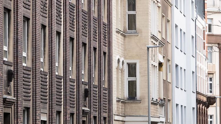 Mieterhöhung prüfen: Schriftform, Kappungsgrenze und Vergleichsmiete sind entscheidend für die Rechtmäßigkeit.