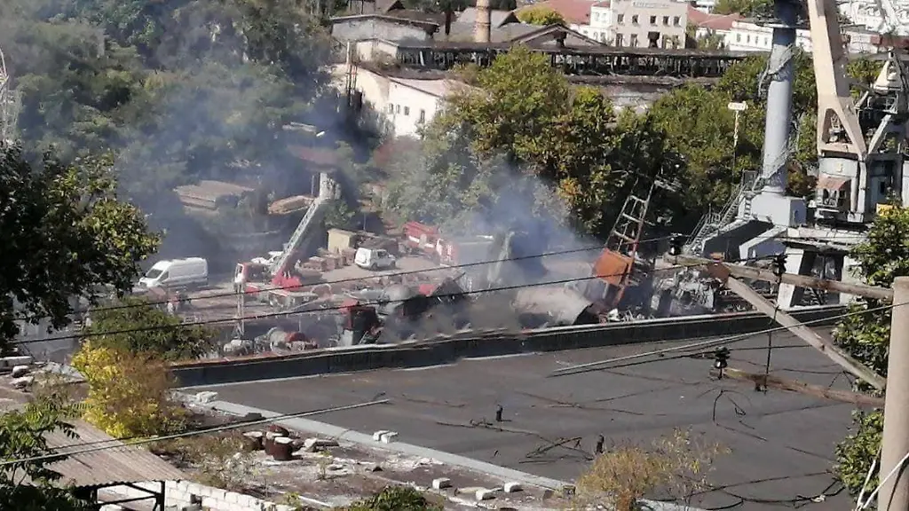 2023-09-13T133239Z-24415068-RC2P73AX75YH-RTRMADP-3-UKRAINE-CRISIS-ATTACK-SEVASTOPOL