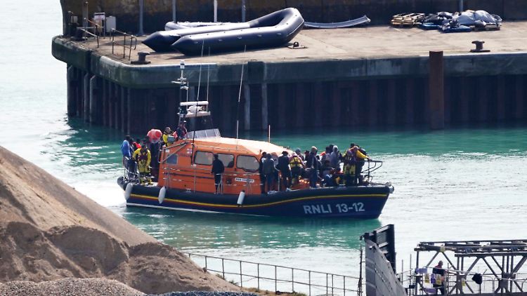 Ärmelkanal Boot Unglück Migranten Frankreich UK.jpg