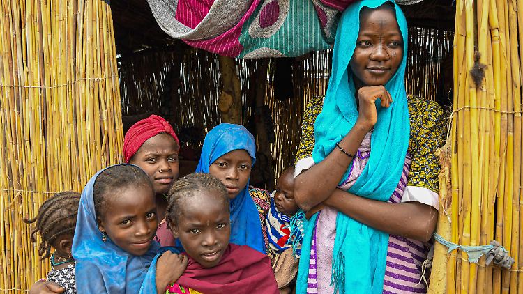 Tausende sind vor den steten Angriffen von Boko Haram bereits in Nachbarländer wie Kamerun geflohen.