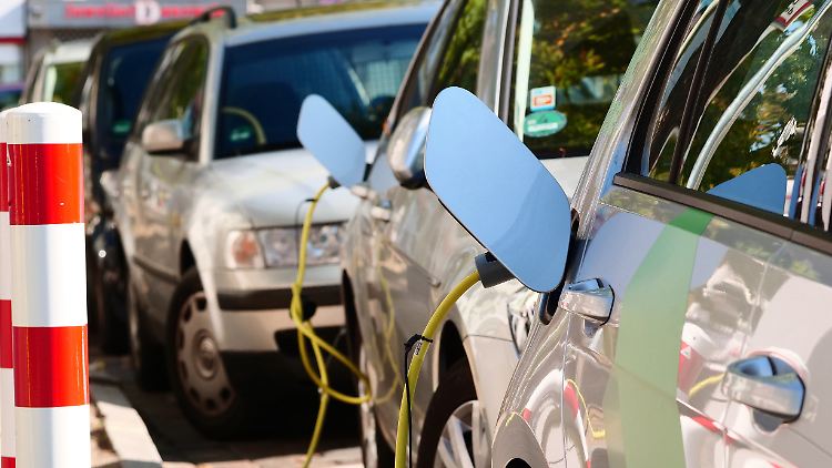 Ab 2025 treten in der EU neue Grenzwerte für den CO2-Ausstoß von Pkw in Kraft.