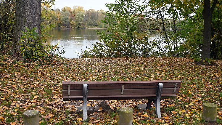 An diesem Baggersee entkam der Straftäter seinen Bewachern. 