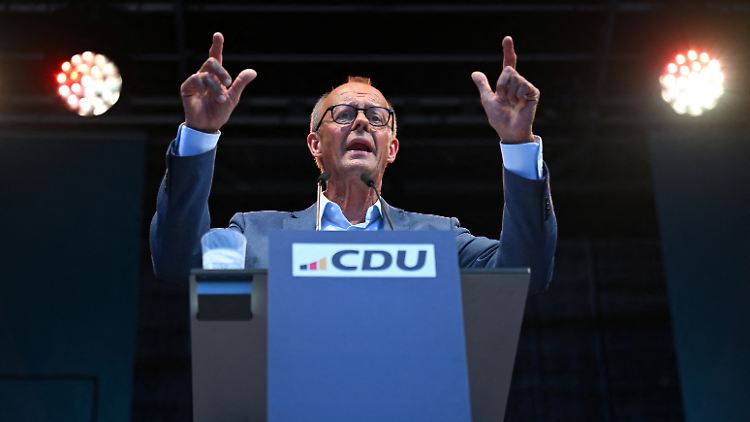 Merz will "in naher Zukunft" mit Söder sprechen. Bayerns Ministerpräsident hat seine Ambitionen auf eine Kanzlerkandidatur bereits deutlich gemacht hat.