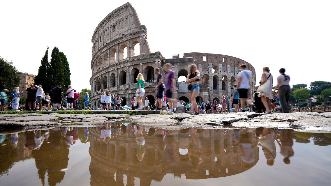Ein kurzes aber schweres Sommerunwetter hatte am Dienstag Teile der italienischen Hauptstadt unter Wasser gesetzt.