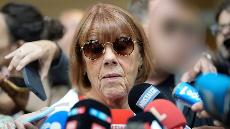Die Männer hätten sie behandelt "wie eine Stoffpuppe", sagt Gisèle P. vor Gericht.